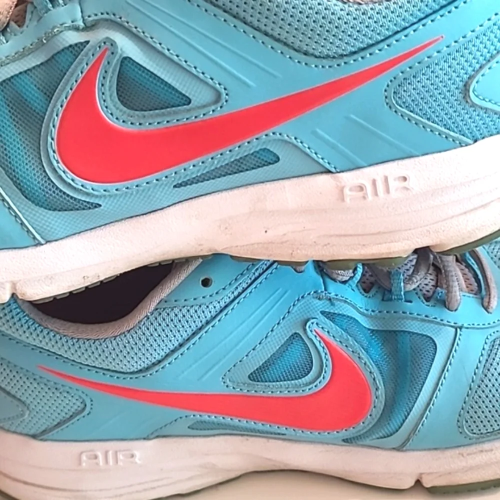 Nike Air Relentless Sneaker Breathable Mesh Swoosh Lace Up Low /Mid Top Walking